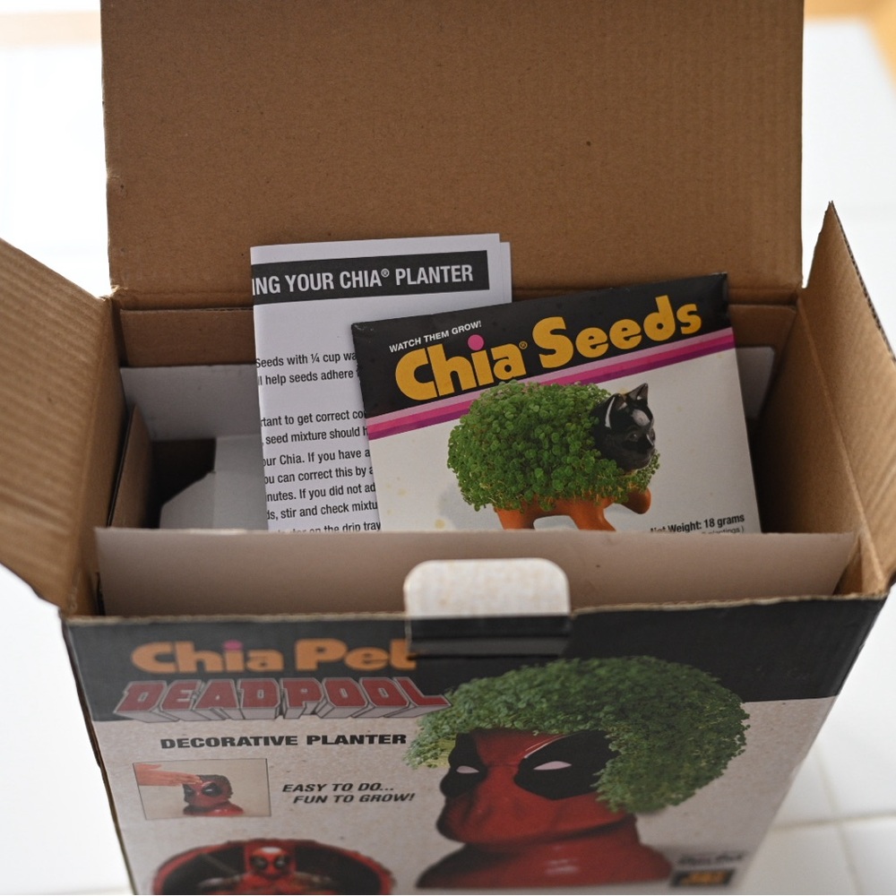 Deadpool Chia Pet Decorative Planter - New & Unused • Marvel 2018 - Picture 2 of 7